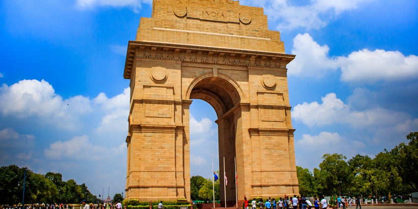 India Gate, a war memorial, is one of the prominent places to visit near Kashmere Gate.
