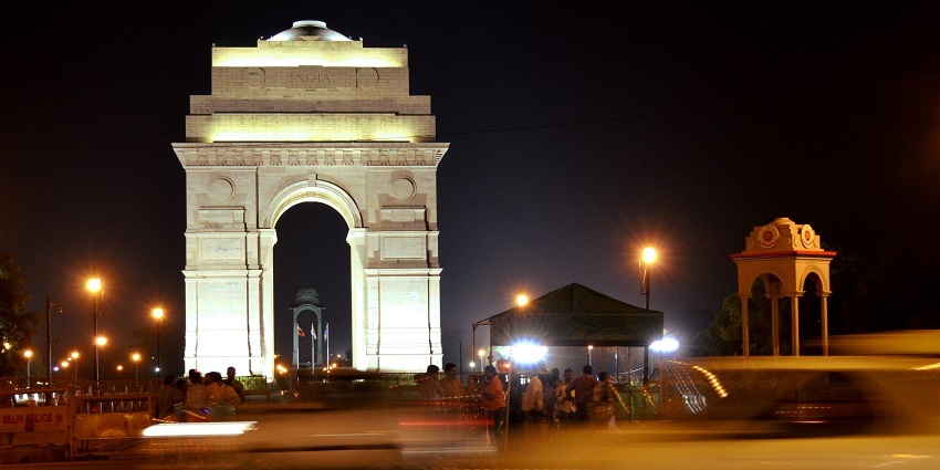 Beautiful picture of the historic India gate—Things to do in Delhi at Night
