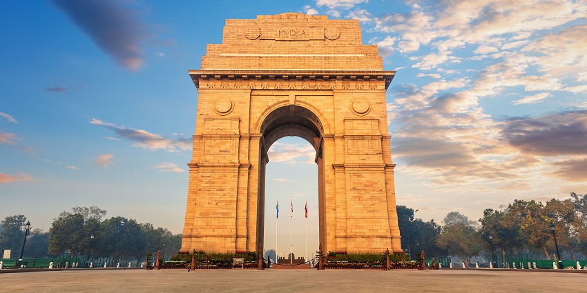 India Gate is one of the main attractions near Pragati Maidan that has a tall arch.