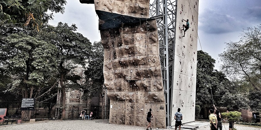 One of the best things to do in Delhi with friends is to go rock climbing at the Indian Mountaineering Foundation