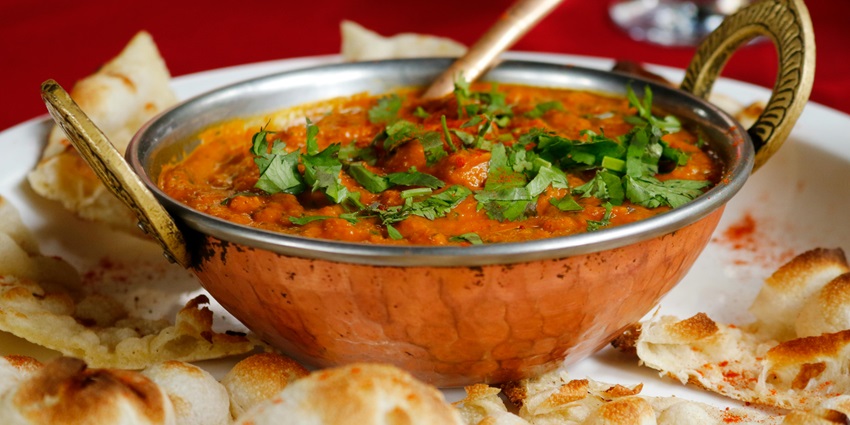 There are many eateries available near the water park in Dwarka, Delhi that you can visit.