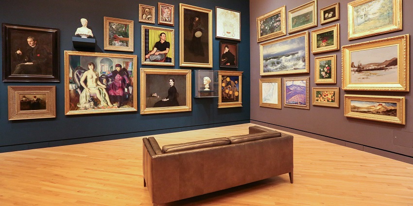 Indika Art Gallery displays some extensive and diverse contemporary Sri Lankan artworks.
