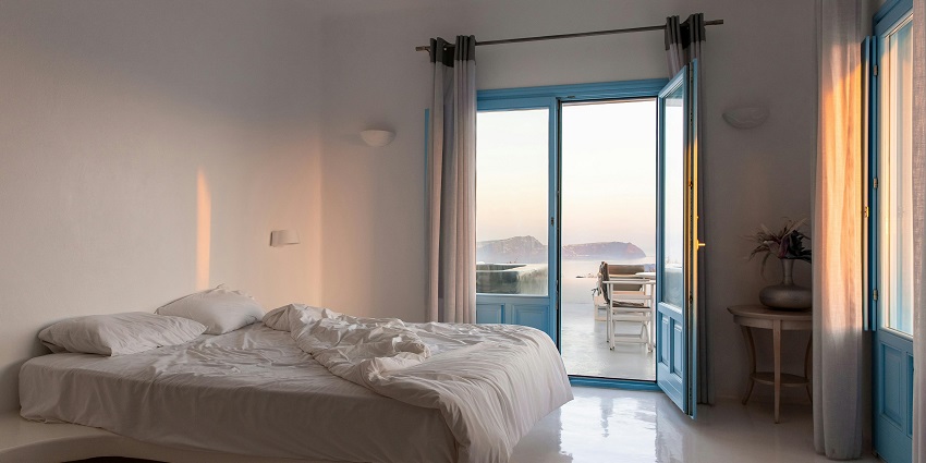 Many hotels around the waterfalls offer variety of services according to your needs and budget.