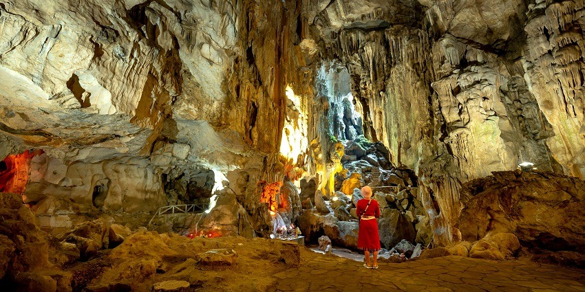 Dark Batu Caves, from the inside, are no less than a natural wonder that’s worth exploring.