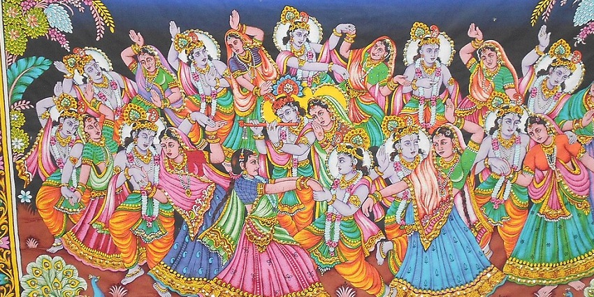 Explore paintings at the Institute of Mural Painting, on your visit to Mammiyoor Temple.