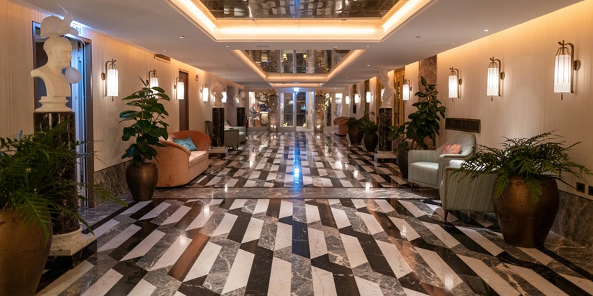 Fortune Inn hosts a lavish new year party in Visakhapatnam with buffet and live music.