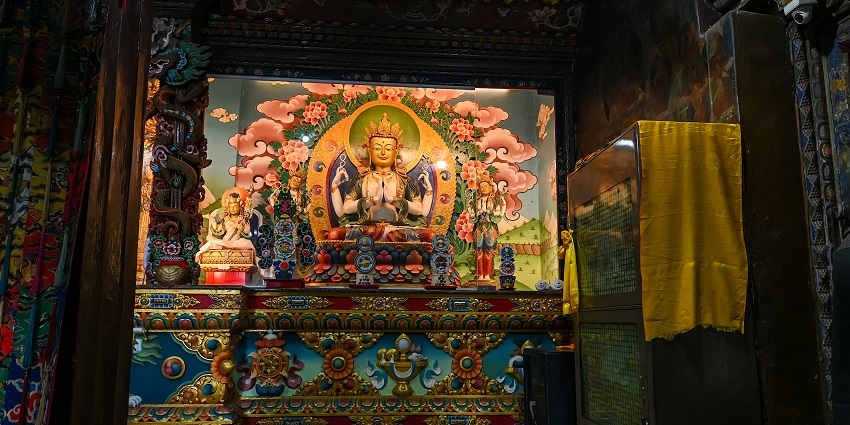 Pelling Monastery’s location makes it easily accessible through air, road or railways for anyone visiting the same.