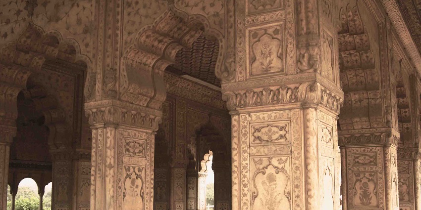 This marvellous piece of architecture has walls with intricate carvings in it.