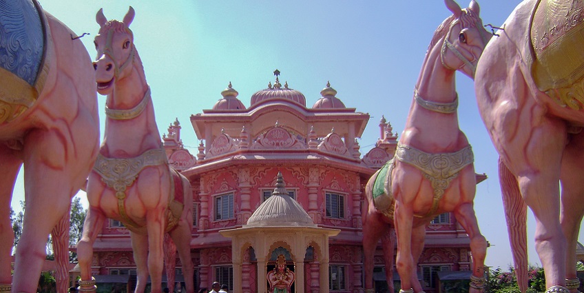Offer prayers at Iskcon temple which is one of the best things to do in Anantapur.
