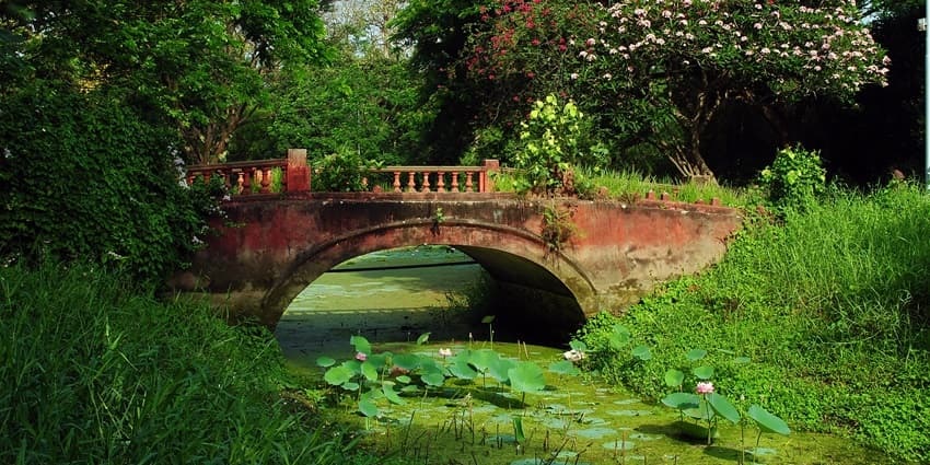 A quick stop at the Island Garden is one of the things to do in Silvassa in India.