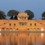 Explore Jal mahal in Jaipur among the gorgeous places to visit near Delhi in October.