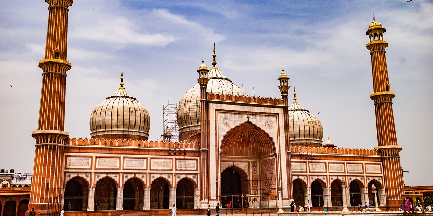 Jama Masjid is one of the top ten places to visit in Delhi for history enthusiasts.