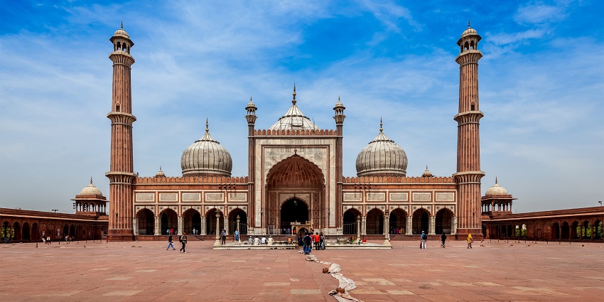 Beautiful image of the historic Jama masjid which is one of the largest mosque in India