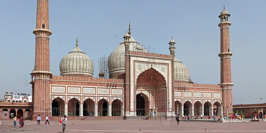 Jama Masjid is one of the oldest mosques and best places to visit near Laxmi Nagar.