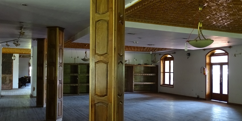 Explore the amazing products to buy at the Jammu & Kashmir Government Arts Emporium