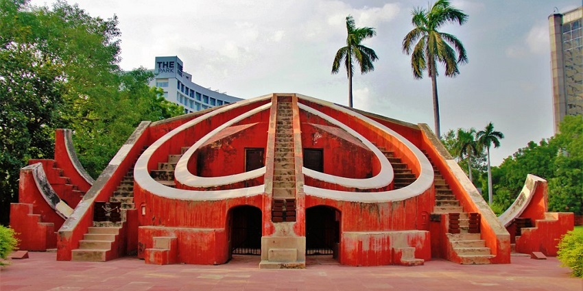 Jantar Mantar is an astronomical wonder with three main yantras, making it a must-visit.