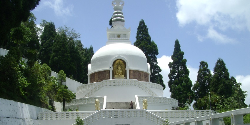 Spending time at Japanese Peace Pagoda is one of the best things to do in Galle.