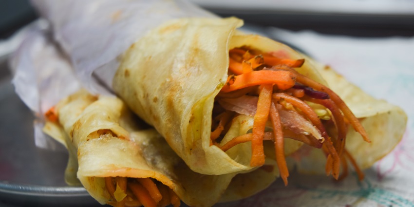 Jetty Roll is an evolved version of Kathi Roll, prepared using a mix of veggies & spices.