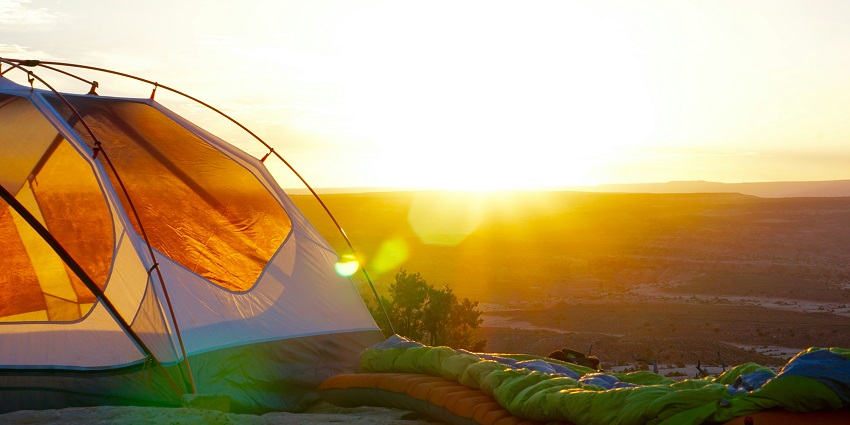 A glimpse of a camp nestled atop a hill, a picturesque abode for camping in Jibhi.