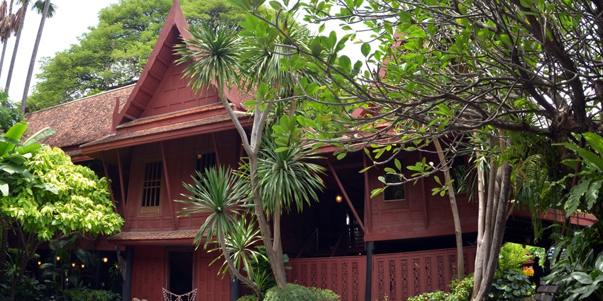 Jim Thompson House Museum exhibits the collection of James H. W. Thomson.
Viewers of this file can see comments and suggestions
