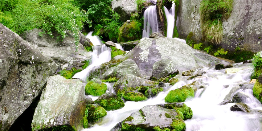Jogini falls offers a perfect place for adventure enthusiasts, with serene trekking trails.