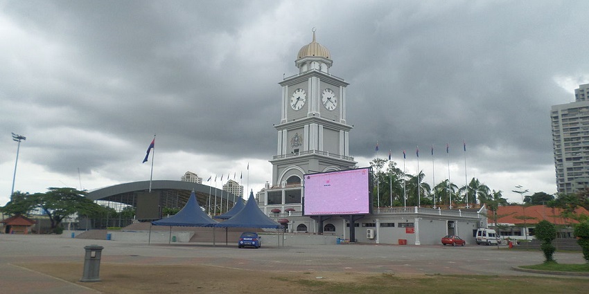Johor Bahru boasts a burgeoning nightlife scene while offering a diverse range of options.