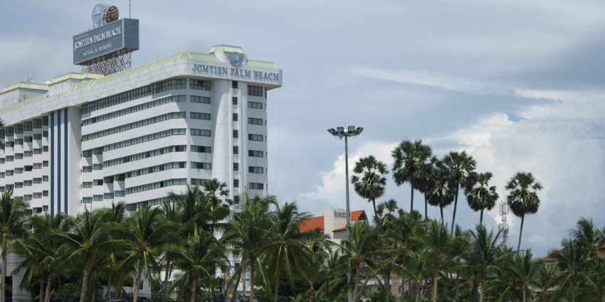 Clear view of the iconic Jomtien Beach and the city skyscraper in the background