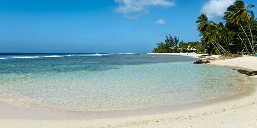 One of the secluded beaches in Galle, this place leaves you with a fulfilling experience.