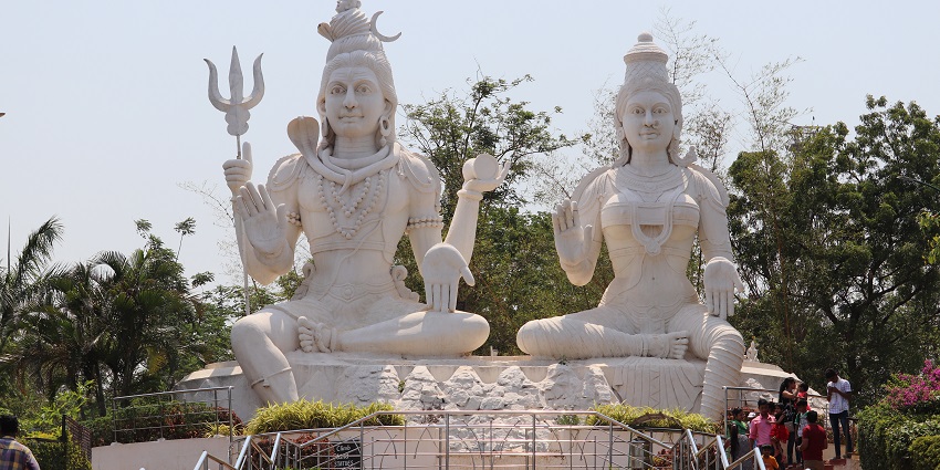 Kailasagiri Hill Park is one of the most amazing places around Simhachalam Temple.