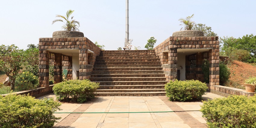 Kailasagiri is one of the most scenic places to visit around Eastеrn Art Musеum for all.