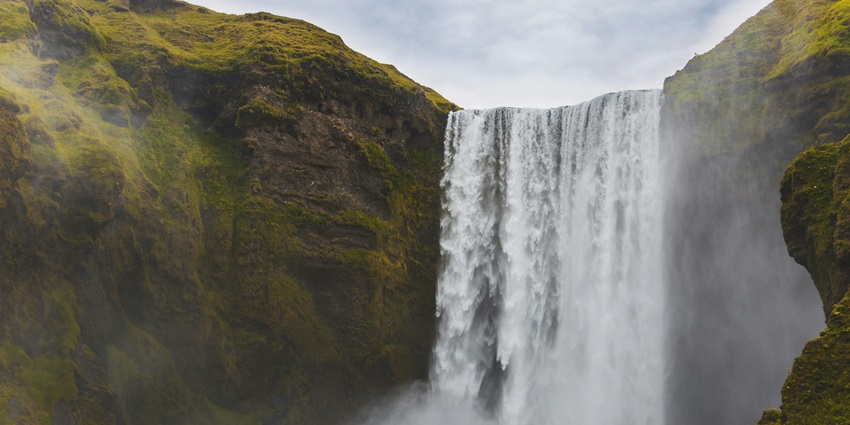 This waterfall is suitable for adventure activities such as trekking and sightseeing.