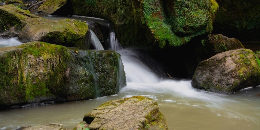 Kakochang Waterfalls is a beautiful spot for relaxing and enjoying a picnic amidst nature.
