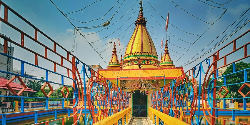 A front view of Kaleshwaram Mukteswara Swamy hotspot decorated with colourful hues.