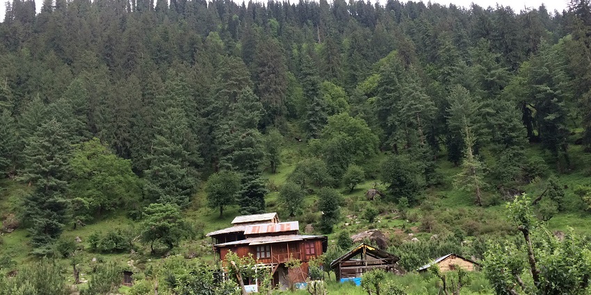 Kalga is perfect for exploring local culture and views of the surrounding mountains and valleys.