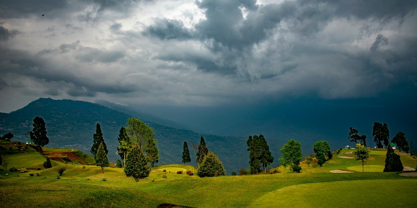 A serene view of Kalimpong, one of the quintessential spots for paragliding in Darjeeling.