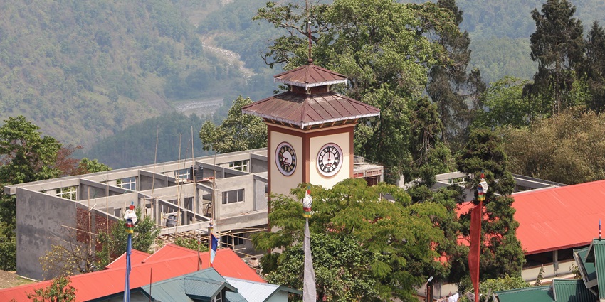 A view of the famous clock tower in Kalimpong, one of the places near Dali Monastery.