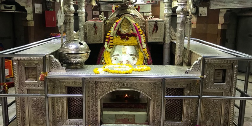 Kalkaji Mandir is yet another spiritual attraction that you may visit during your Delhi trip.