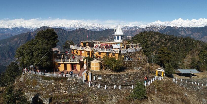 Explore the scenic ruins of the Kamru Fort for a historic tour in Himachal Pradesh.