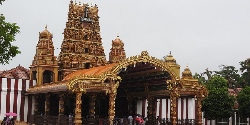 View of Kandaswamy Koil temple in Nallur, Jaffna, Sri Lanka, showcasing its architecture.