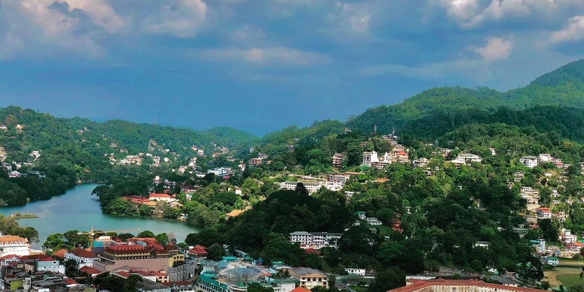 Cherishing stunning views from its viewpoint is one of the best things to do in Kandy.