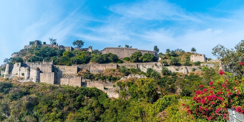 Kangla fort is one of the oldest Palampur tourist places for all history enthusiasts