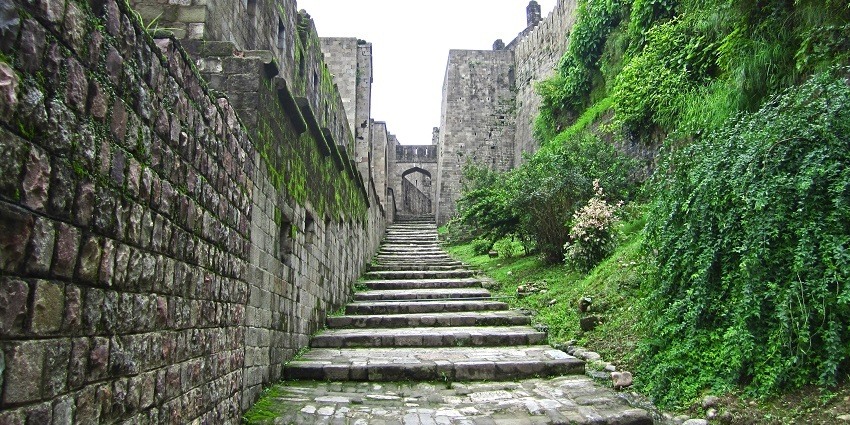 Explore the ancient ruins at Kangra Fort, one of the places to visit in Dharamshala in May.