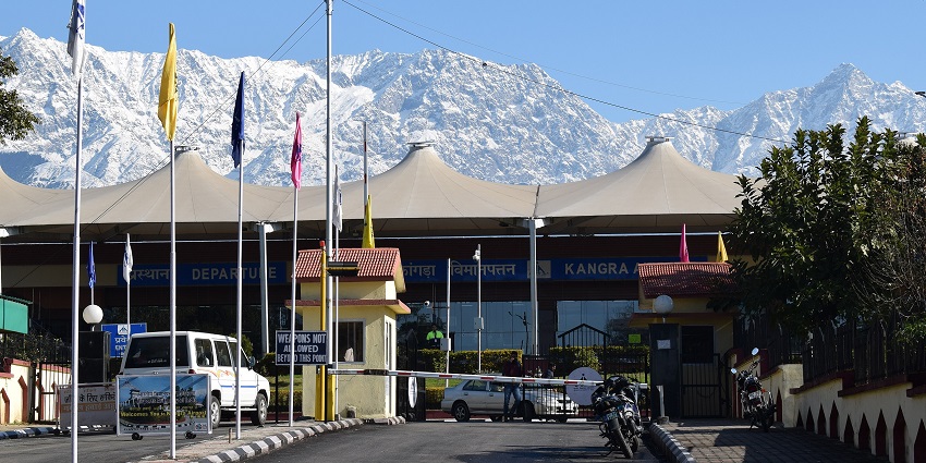 From this airport, tourists can take a cab or taxi and easily reach the Himalayan Art museum