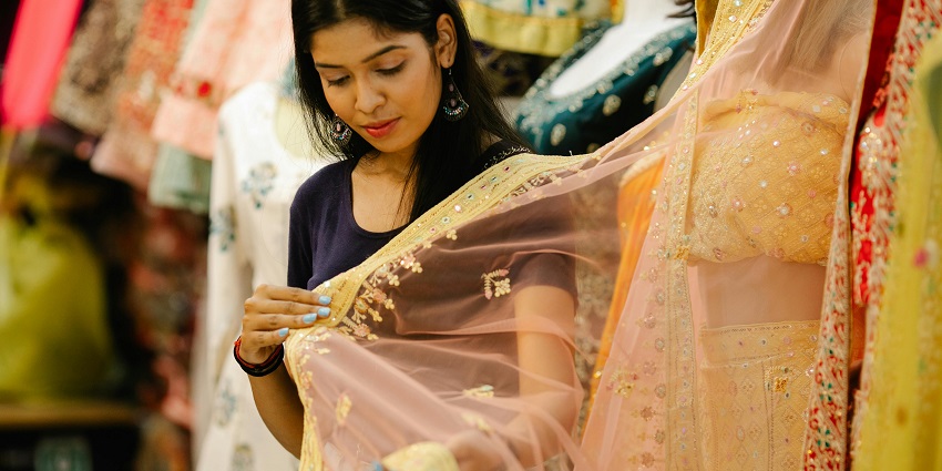 Kanishka’s is one of the famous shops for saree shopping in Kolkata among visitors.