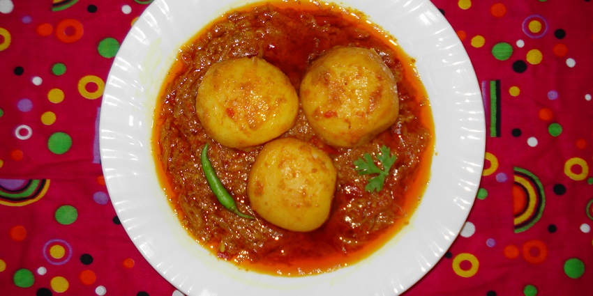Tantalise your tastebuds with delicious Kashmiri cuisine like Dum Aaloo and more
