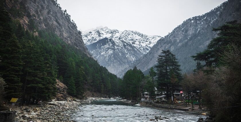 An amazing view of Parvati Valley which is one of the popular places in Himachal Pradesh.