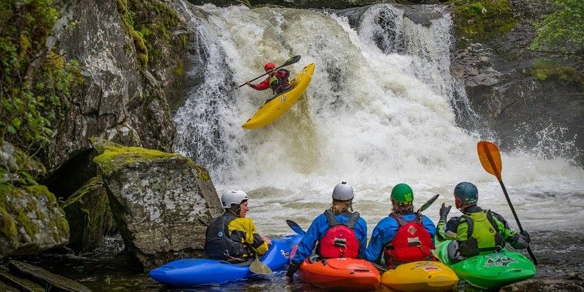 Kayaking and canoeing are the must-try water activities for all the adventure junkies.