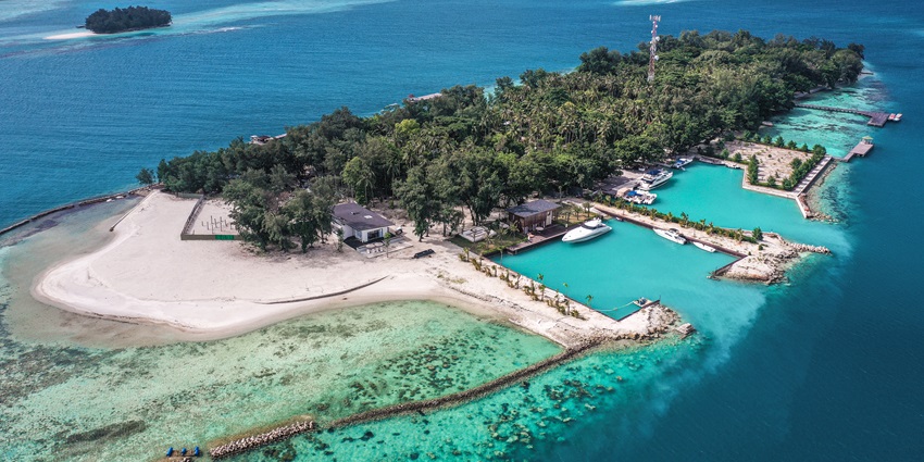 Kepulauan Seribu is a breathtaking archipelago in with crystal-clear seas and coral reefs