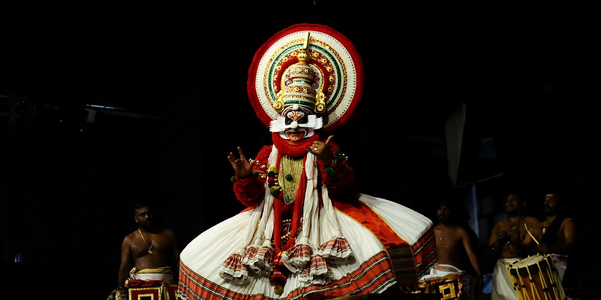 Head to Kerala Kalamandalam near the Poornathrayeesa Temple to watch Kathakali dance.
