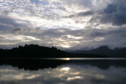 Explore the majesty of the evergreen rainforests in this astonishing park in Thailand.